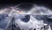Una impresionante astrofotografía, captada a 4.200 metros en los Alpes, muestra un triple arco luminoso que ha llamado la atención incluso de la NASA.