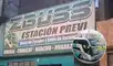 La empresa de transporte ZBuss suspendió sus viajes al norte tras un ataque a balazos a uno de sus buses en Lima, que dejó a un trabajadores gravemente herido.