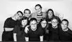 La directora y el elenco de 'Hamlet'.