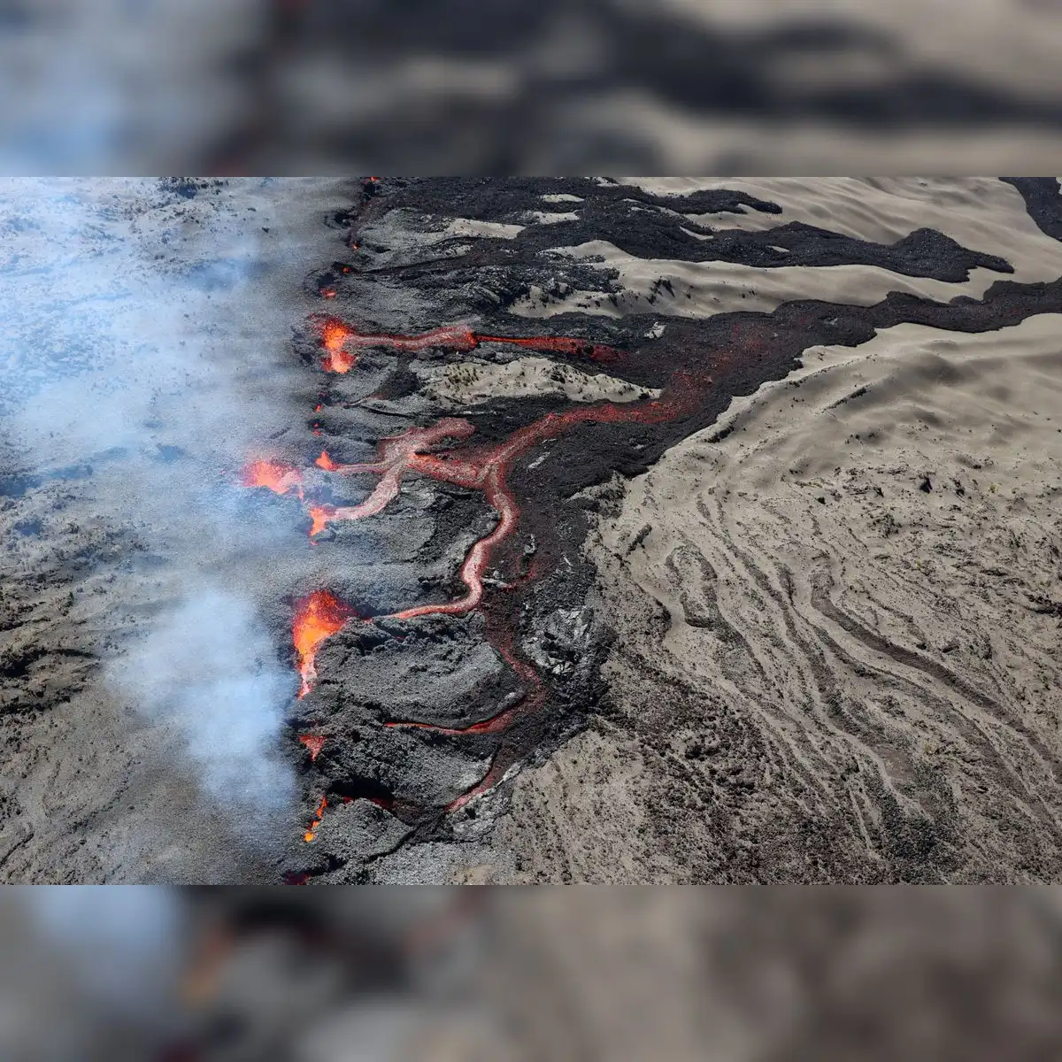 Magma que asciende desde el subsuelo antes de una erupción volcánica