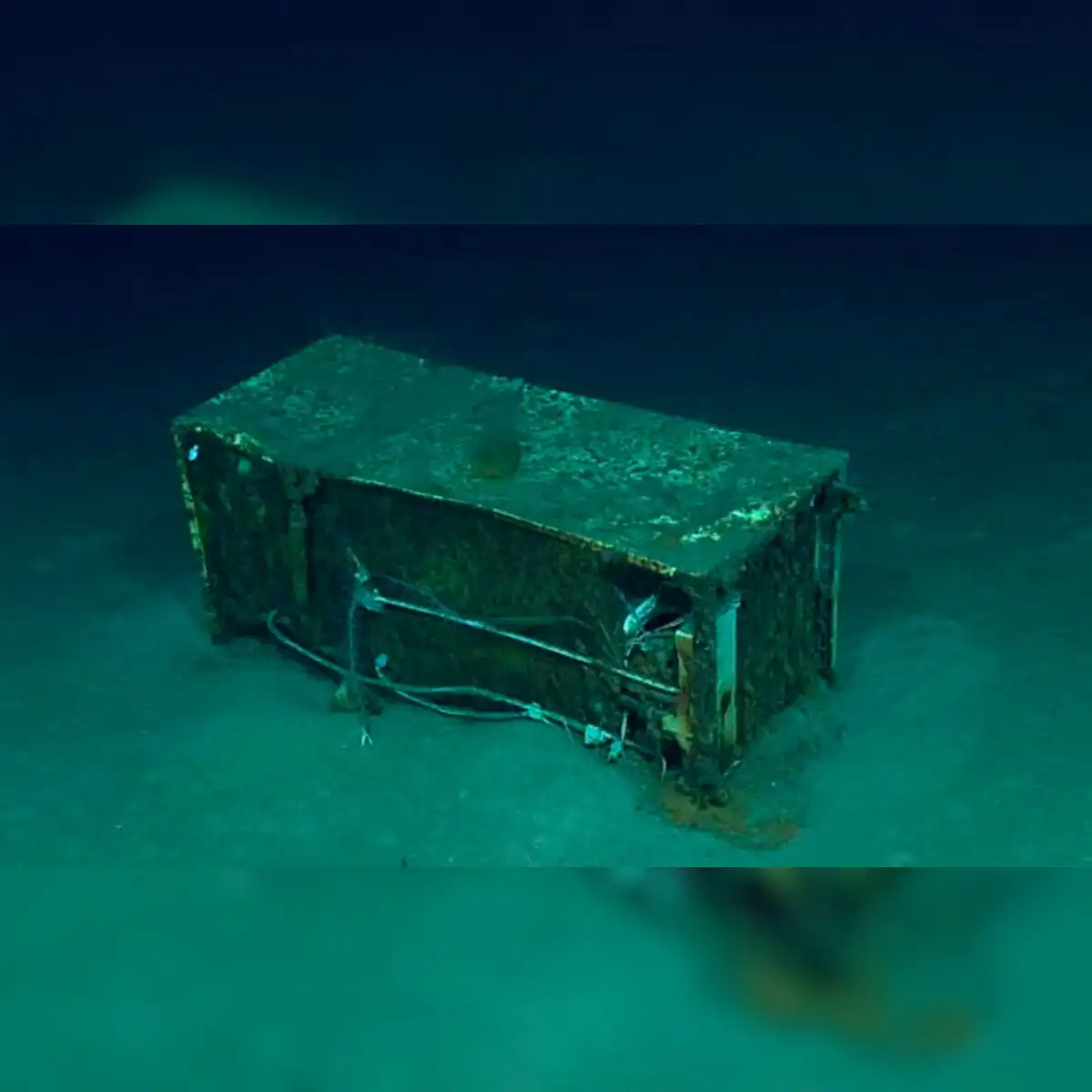 Una refrigeradora en el fondo marino. Foto: NOAA