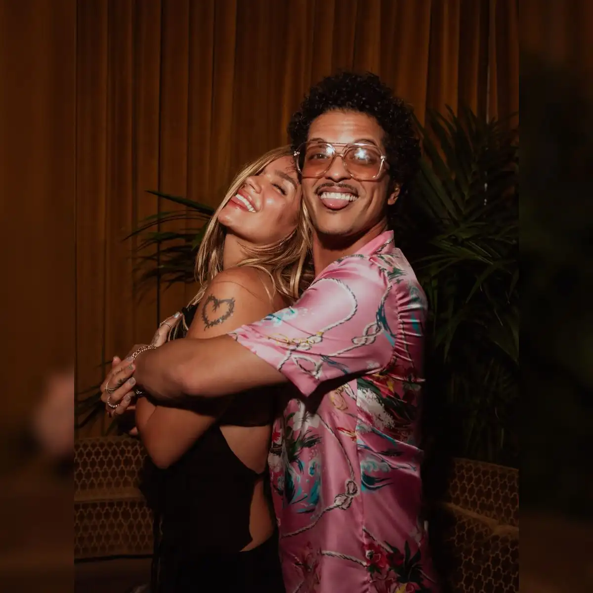 Karol G publicó cariñosas fotos junto a Bruno Mars el 29 de agosto