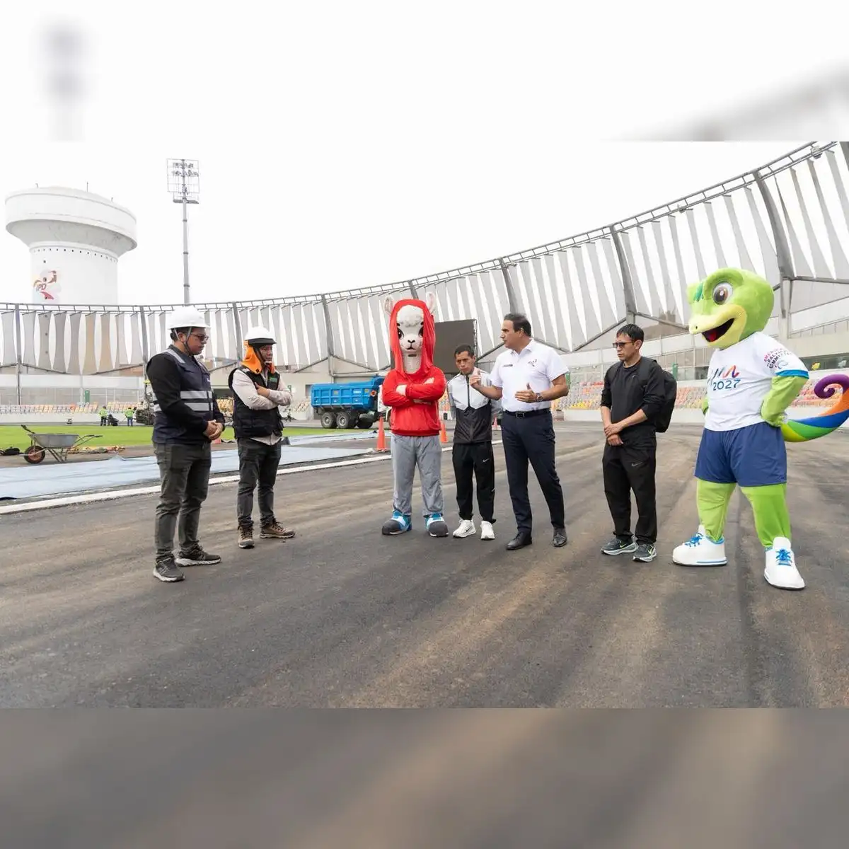 El Presidente del IPD recibió a Cristhian Pacheco tras ganar la Maratón de México 2026. Foto: IPD