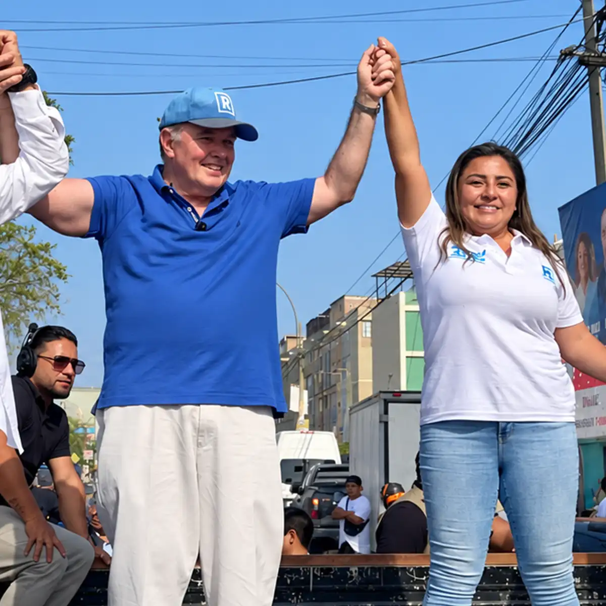 En campaña. La gerente de Desarrollo Humano de la MML y candidata a la alcaldía del Rímac, Isabel Ayala, en mítin junto a Rafael López Aliaga. Foto: FB Isabel Ayala