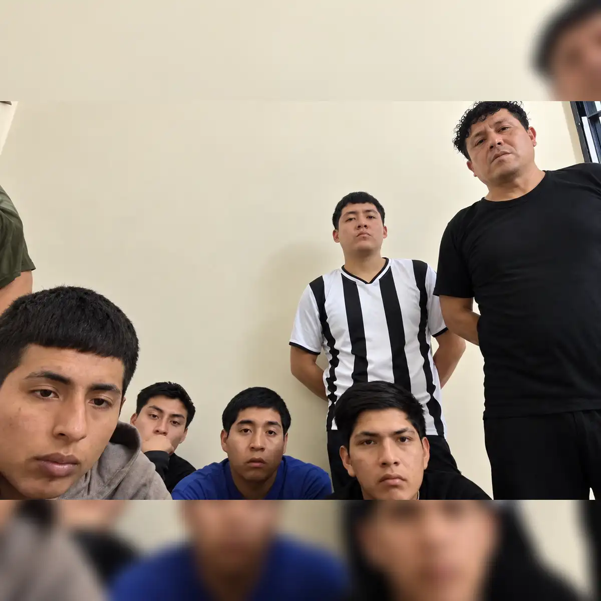 La fiscal Andrea Lavado ha solicitado 36 meses de prisión preventiva para los 13 implicados por el caso del asesinato de cuatro personas en Trujillo. Foto: Justicia TV