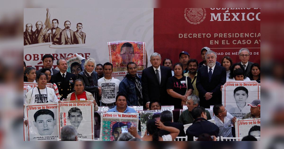 México: AMLO firma decreto para instalar Comisión de la Verdad que ...