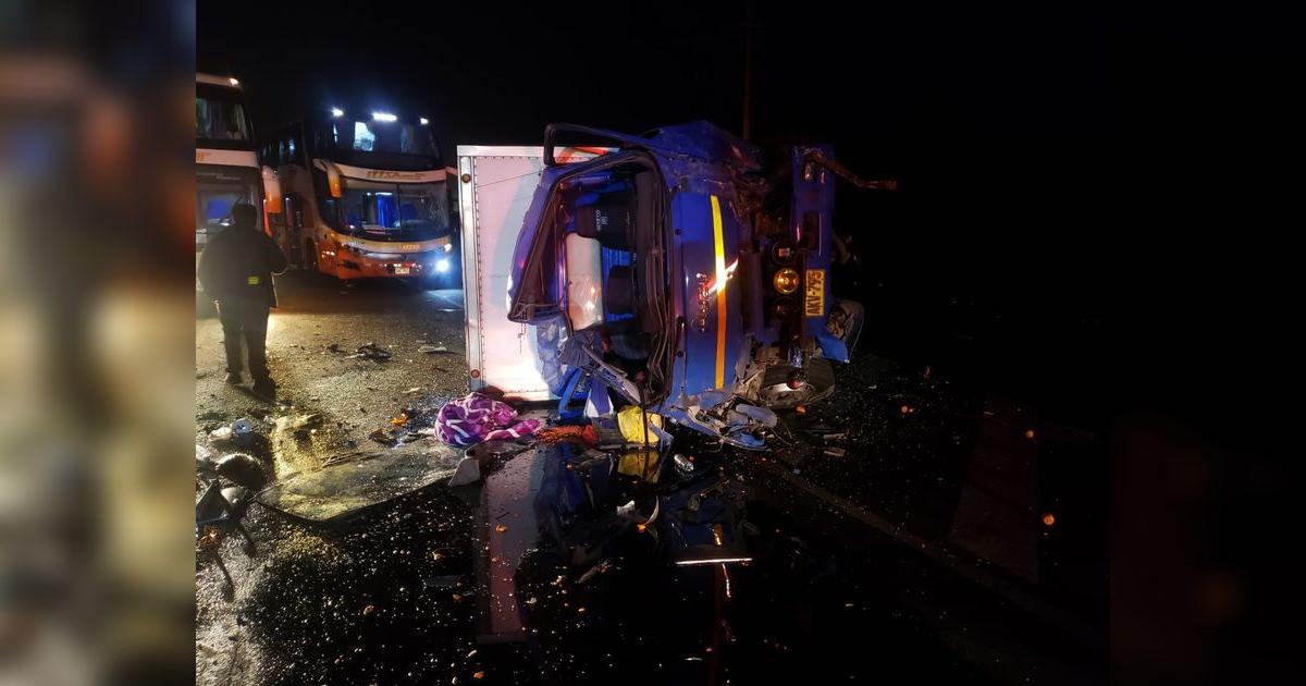 Choque múltiple deja persona herida y cuantiosos daños materiales en La ...