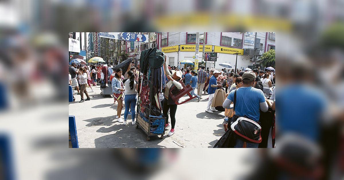 La Victoria: Ambulantes se mantienen en las calles del centro comercial ...