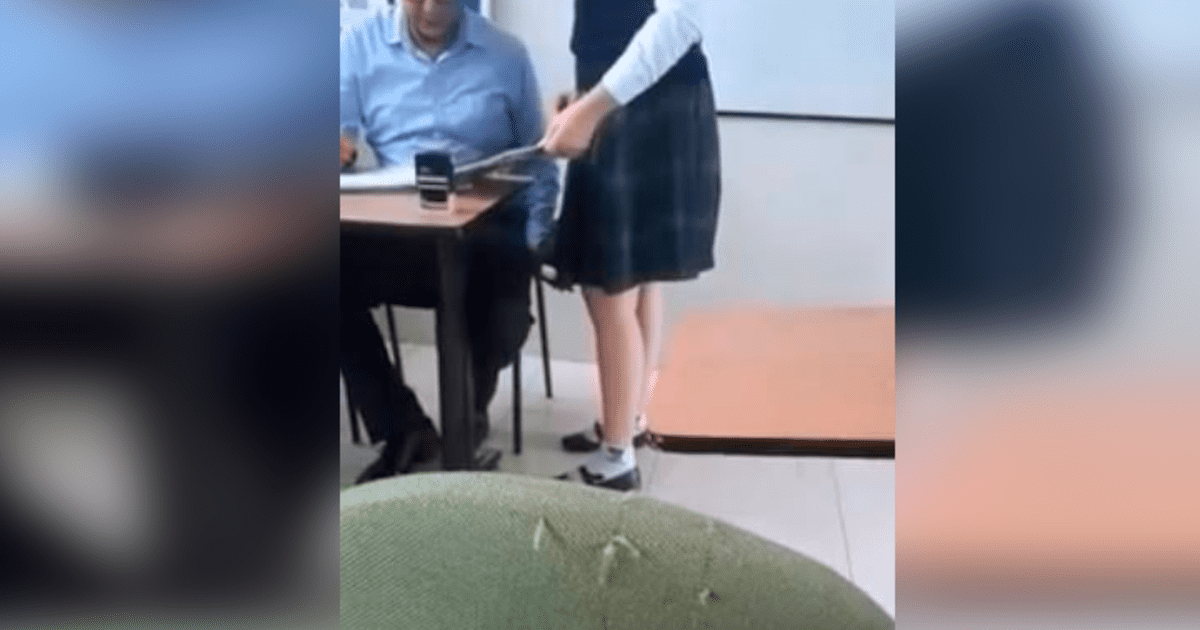 Ecuador Despiden A Profesor Por Grabar Debajo De La Falda A Su Alumna En Plena Clase Acoso