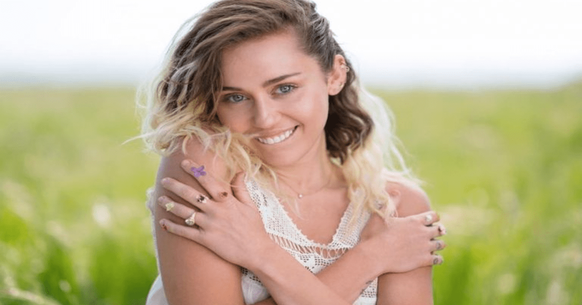Instagram Miley Cyrus Posa En Prenda íntima Y Diseño Escandaliza Las Redes Foto Estados