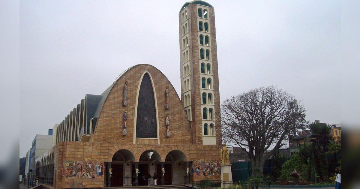 El siglo de La Salle en el Perú editorial Bruño Domingo La República