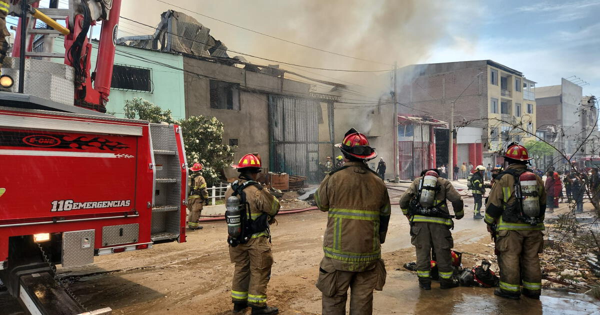 Incendio En Villa El Salvador Joven De 25 Años Resultó Con Quemaduras En El 90 De Su Cuerpo 0097