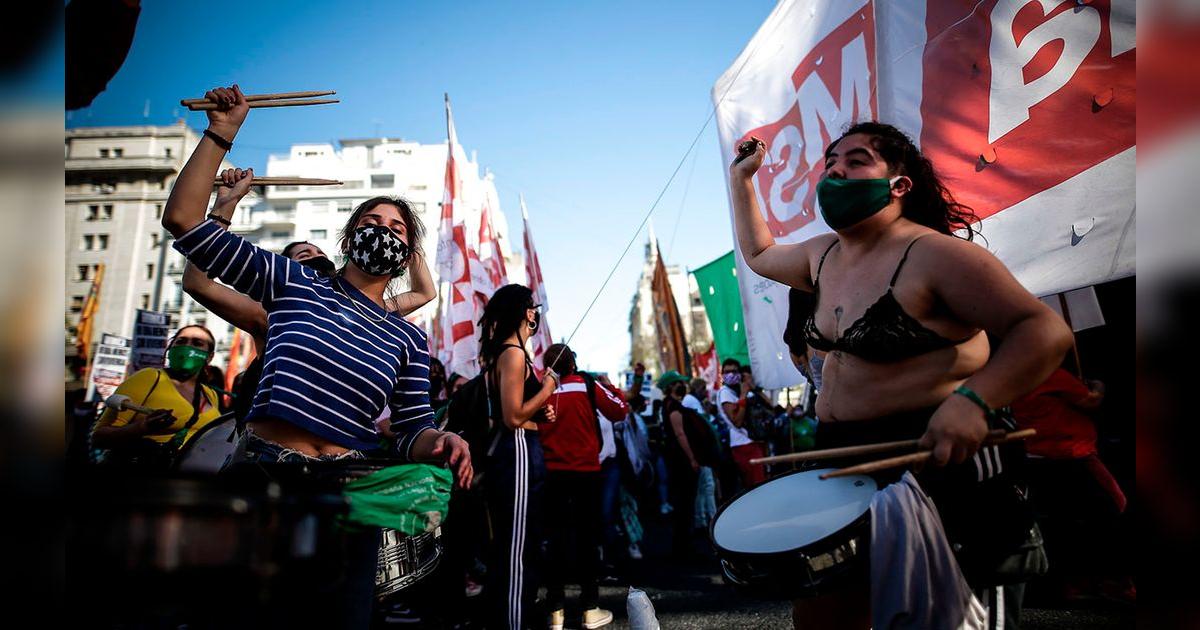 Mujeres marchan a favor de la despenalización del aborto en ...