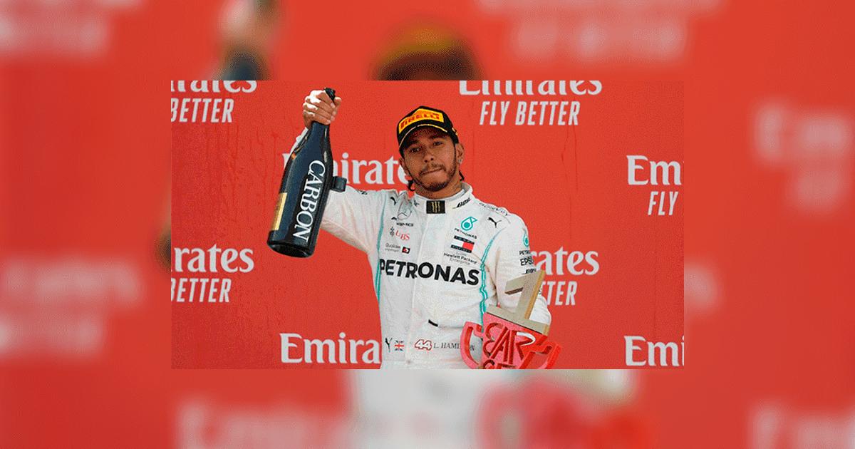 Lewis Hamilton y Mercedes rinden homenaje a niño fanático de la F1 que