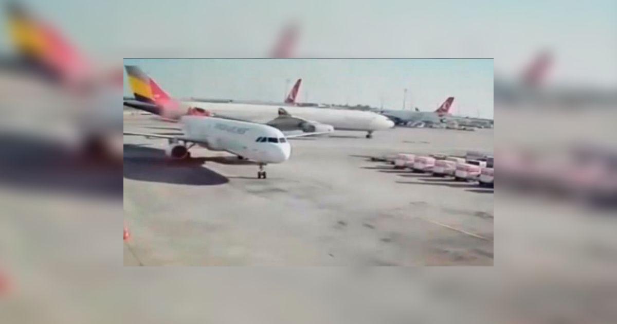 Video muestra el instante del choque de dos aviones en aeropuerto de