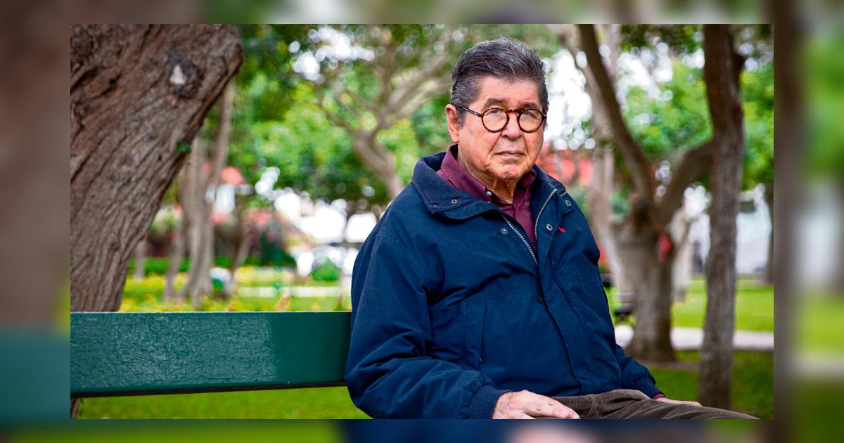 Alfredo Bryce Echenique confesó que una señora le ayuda a transcribir