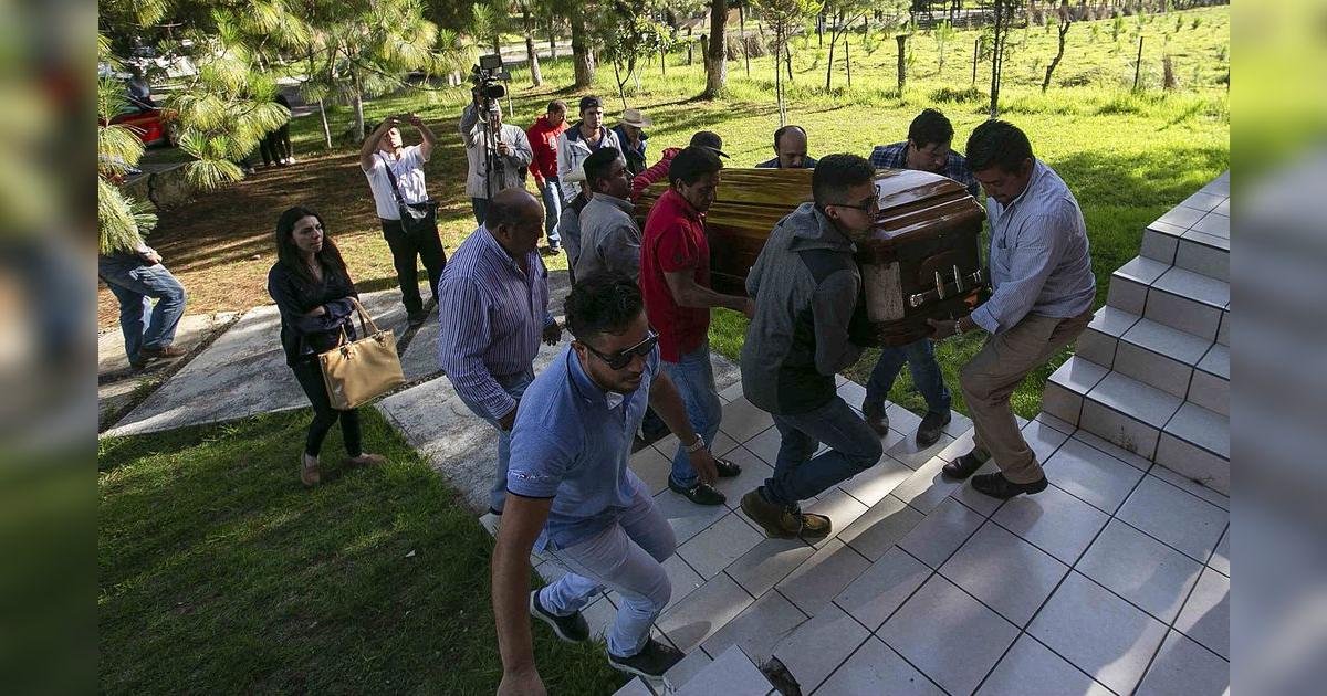 México: Asesinan a un político y a un funcionario electoral en el sur ...