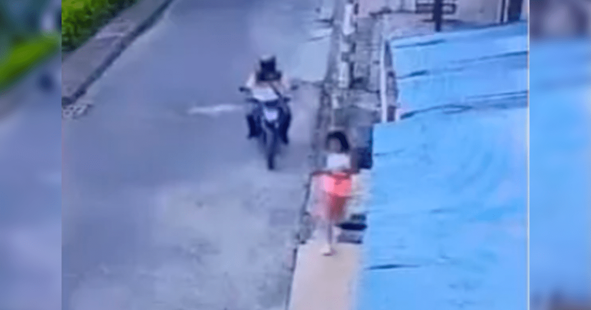 | Colombia: captan a depravado tocando a una niña mientras la perseguía en su moto | Acoso sexual | Pedofilia | rddr | Mundo | La República 