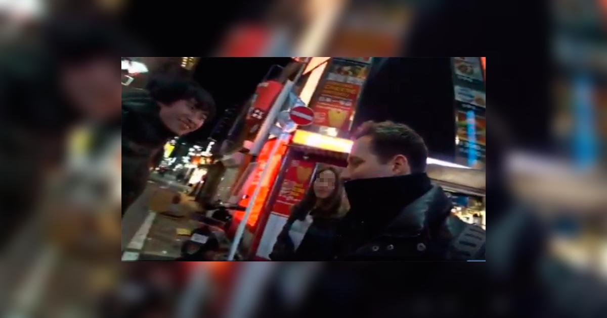 Video: Influencer que transmitía en vivo salvó a una joven de un ...