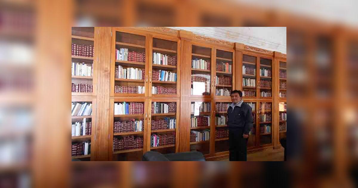 Mario Vargas Llosa donará más de 2 mil libros a biblioteca de Arequipa ...