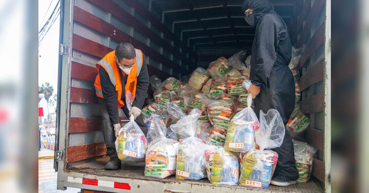Entregan más de 2 500 canastas de alimentos a familias de escasos ...