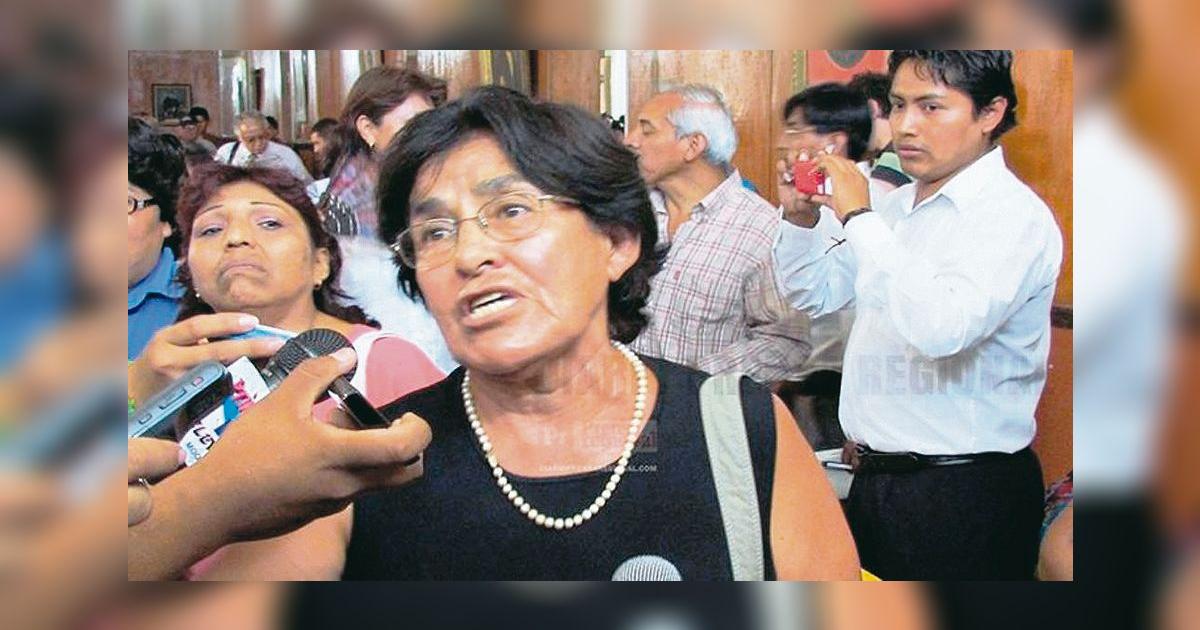 Cristala Constantinides es suspendida de Pasto Grande Sociedad La