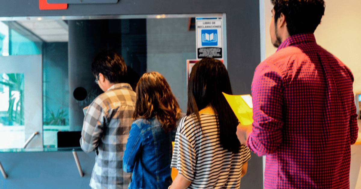 Unos 3 de cada 10 jóvenes dejaron de trabajar en el 2020
