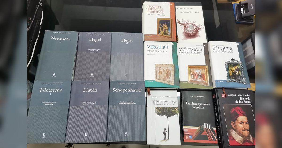 Arequipa: Policía recupera 14 libros de la Biblioteca Mario Vargas ...