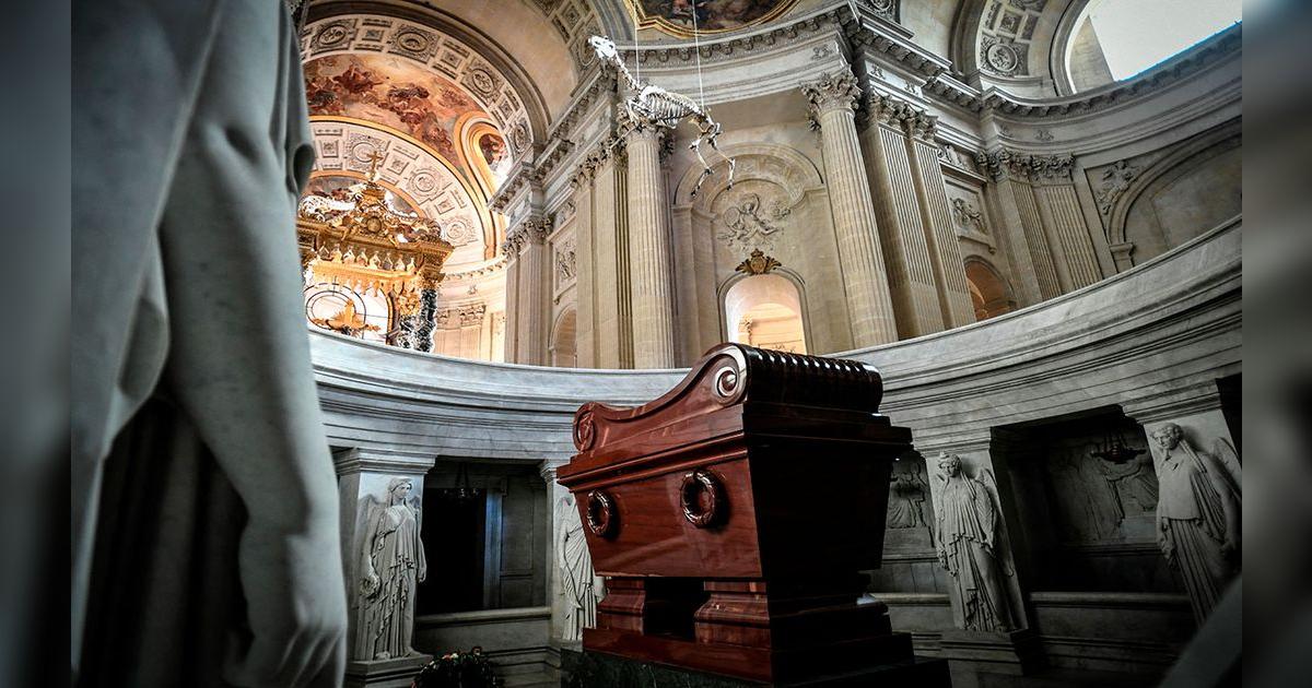 Polémica en Francia por esqueleto del caballo de Napoleón sobre su tumba |  Mundo | La República