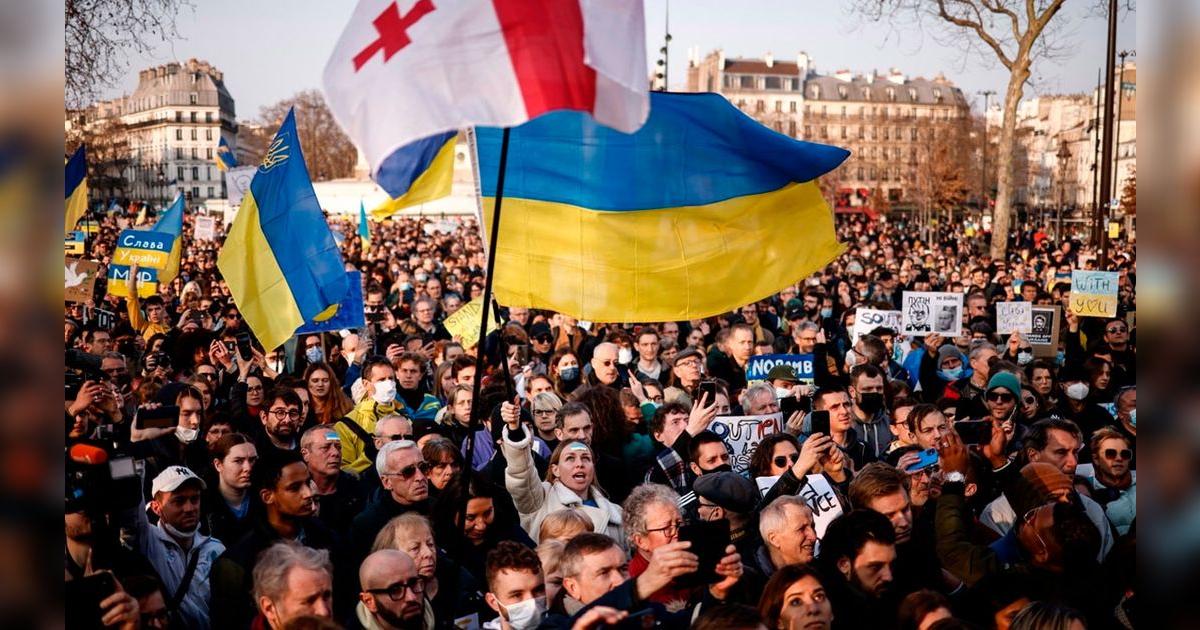 “Putin mata”: miles de europeos protestan para pedir el fin de la ...