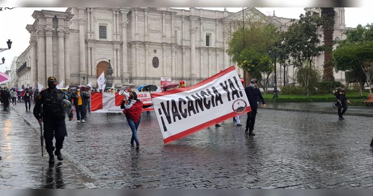 Pedro Castillo: ciudadanos en Arequipa marcharon a favor de la vacancia ...