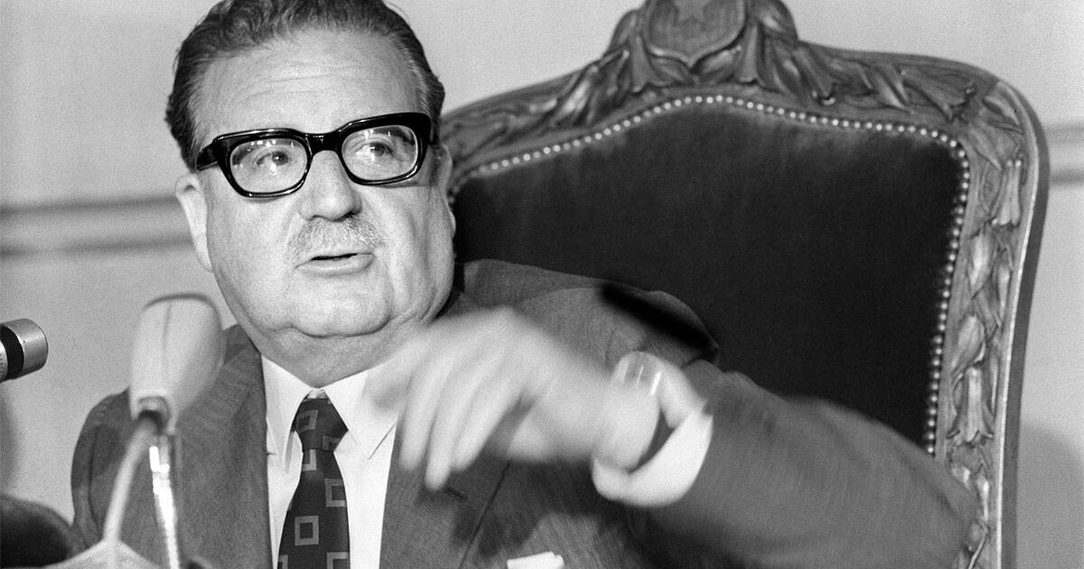 Salvador Allende: ¿quién Fue Y Cuál Es Su Aporte Para Chile ...