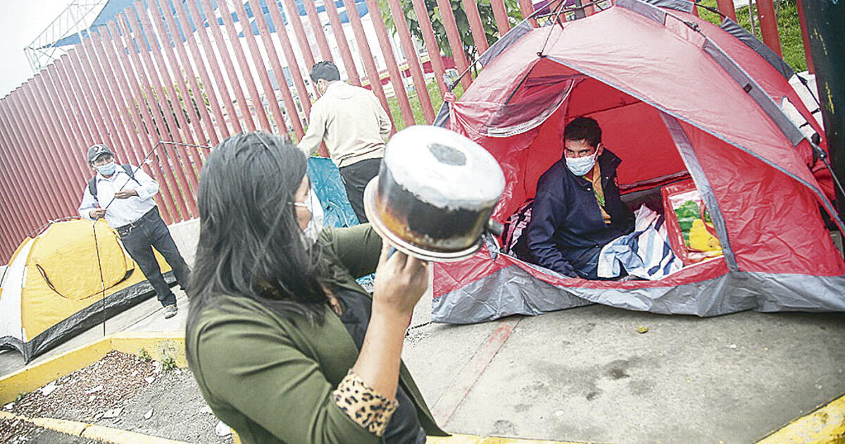 Trabajadores Contratados Del Gobierno Regional De Arequipa Retoman ...