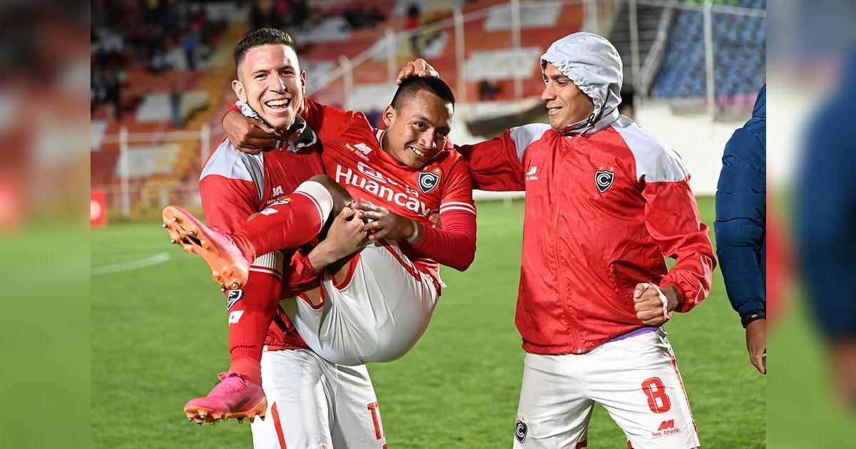 Ayrthon Quintana feliz luego de anotar su primer gol con Cienciano