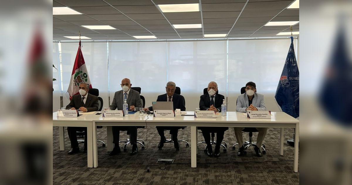 Últimas noticias de Sunedu y la ley universitaria conferencia contra el