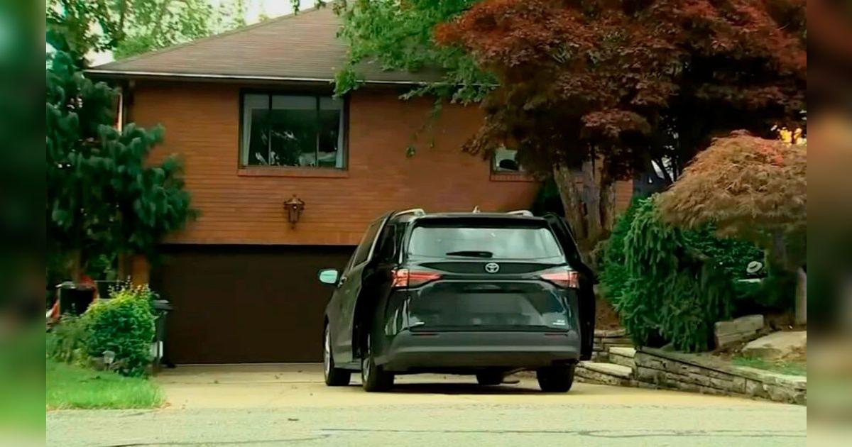 Un bebé de 11 meses muere por un golpe de calor dentro de un auto en ...