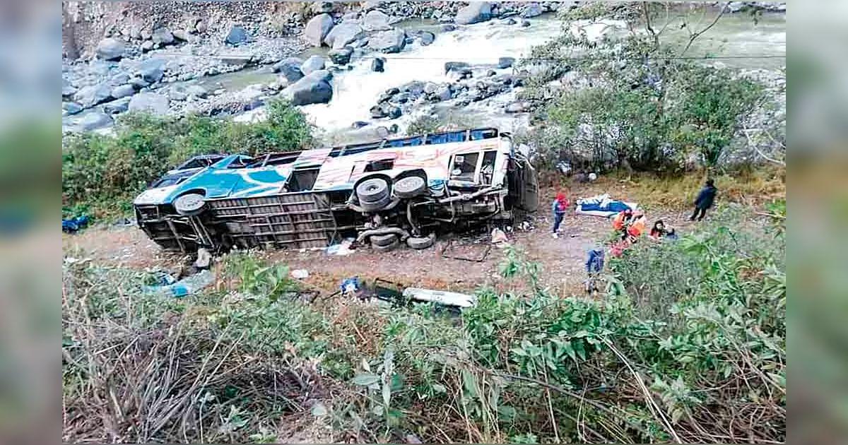 Puno: dos fallecidos y 30 heridos es el saldo de un accidente en ...