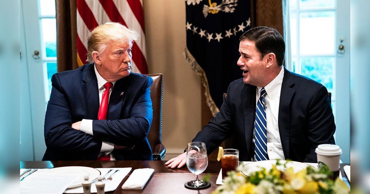 Donald Trump intentó presionar a un gobernador de Arizona para que ...