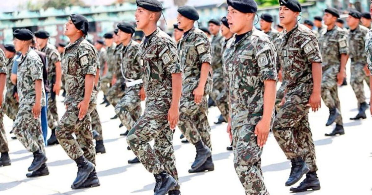 Ropa militar-PERU