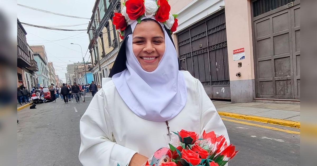 Santa Rosa de Lima | ¡Me reconocen y piden fotos! Vendedora se viste