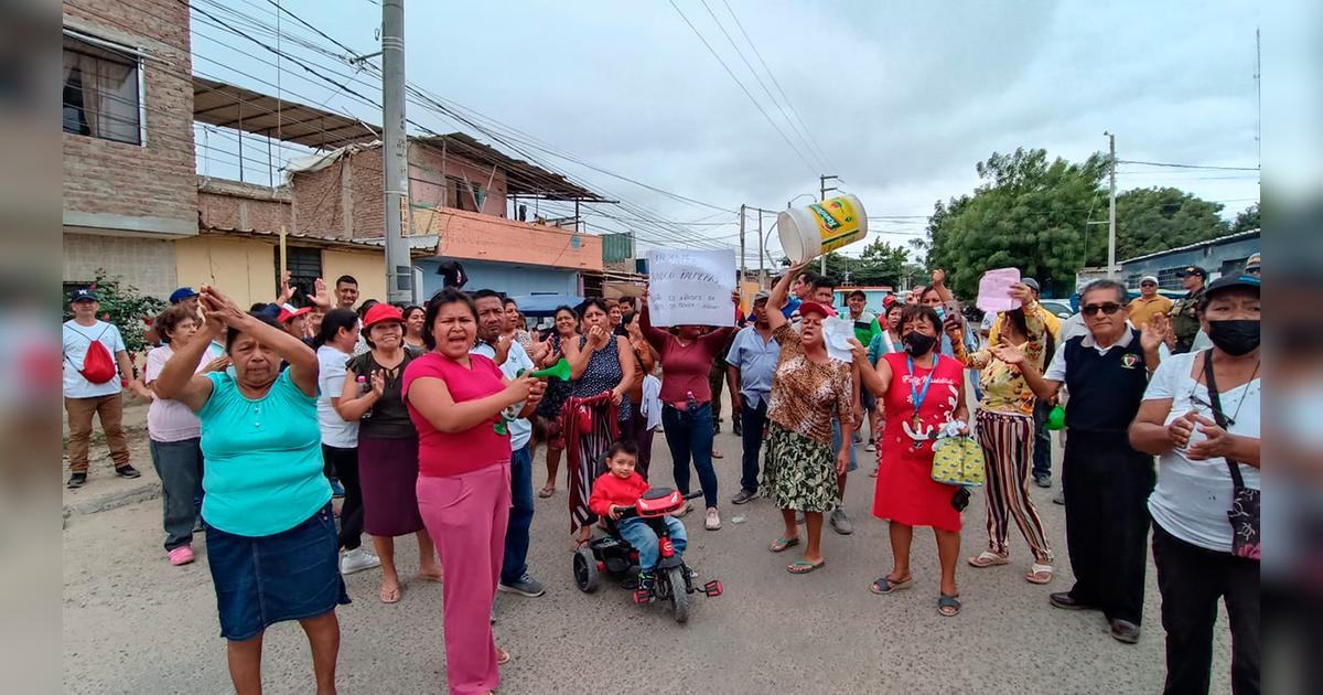 Piura: vecinos reclaman por falta de agua | EPS Grau| LRND | Sociedad ...