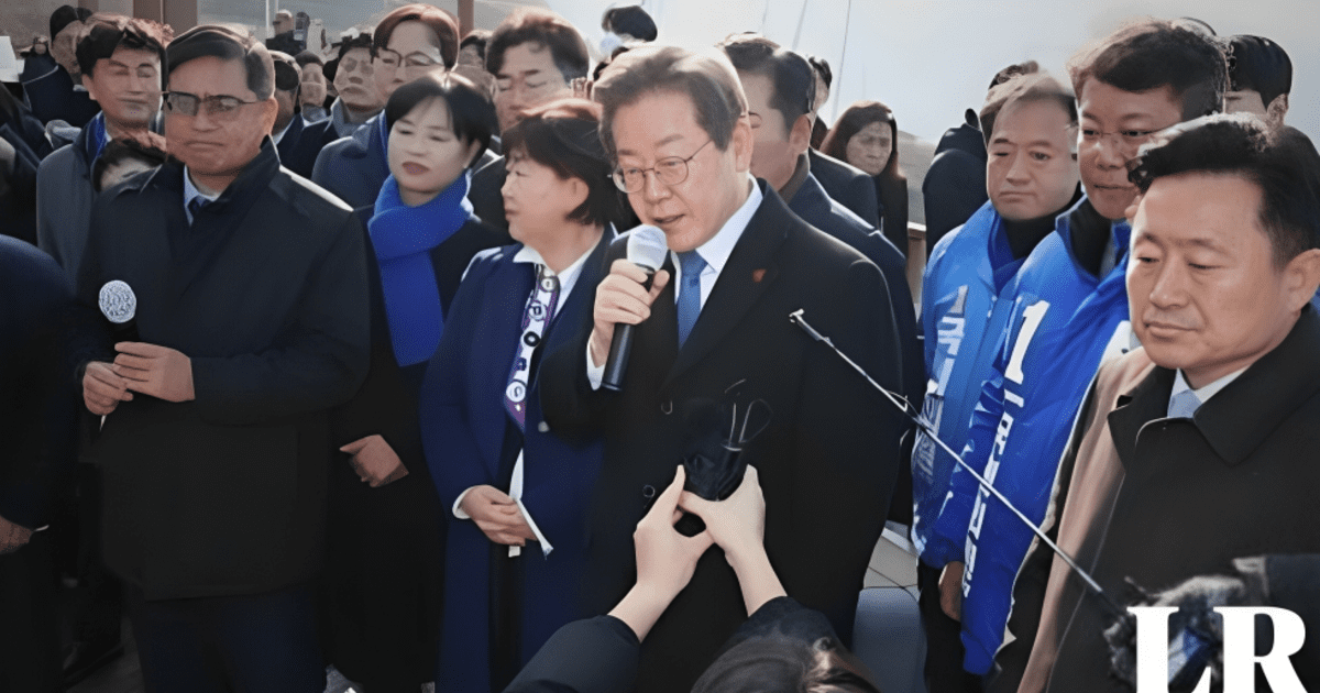 Lee Jae-myung |  Opposition leader stabbed in neck during press conference |  Pusan ​​|  Punched |  Korea |  Video |  |  the world