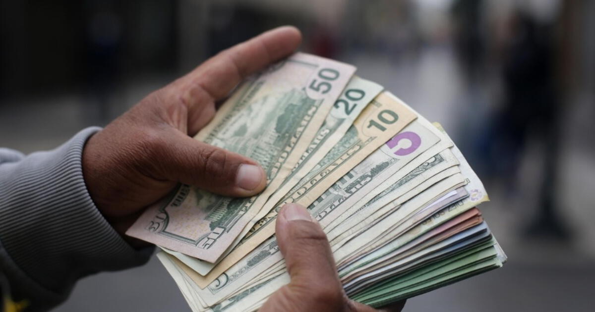 Dólar cierra febrero con caída ¿cuál es su precio este 29 de febrero