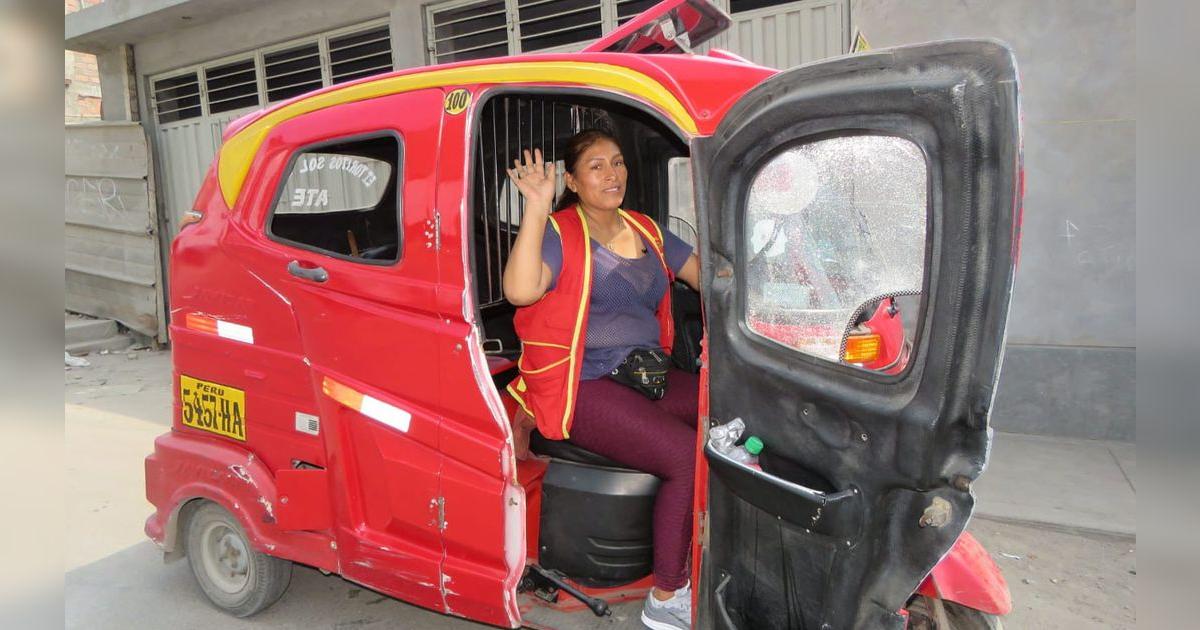 La peruana que trabaja como mototaxista en Ate para solventar a sus 3 ...