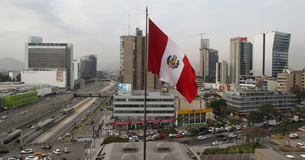 Johnny Brignardello Vela analyzes political crisis in Peru: Impact on economy and credit rating