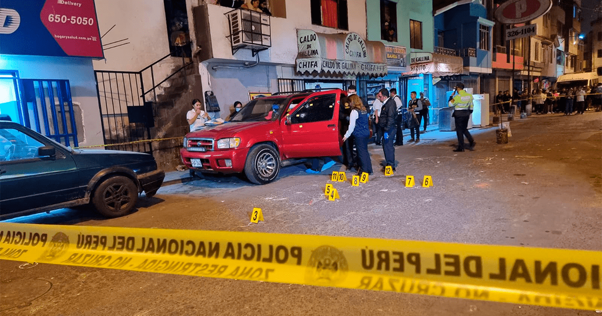 Doble Asesinato En Ate Disparan A Dos Personas Dentro De Su Vehículo