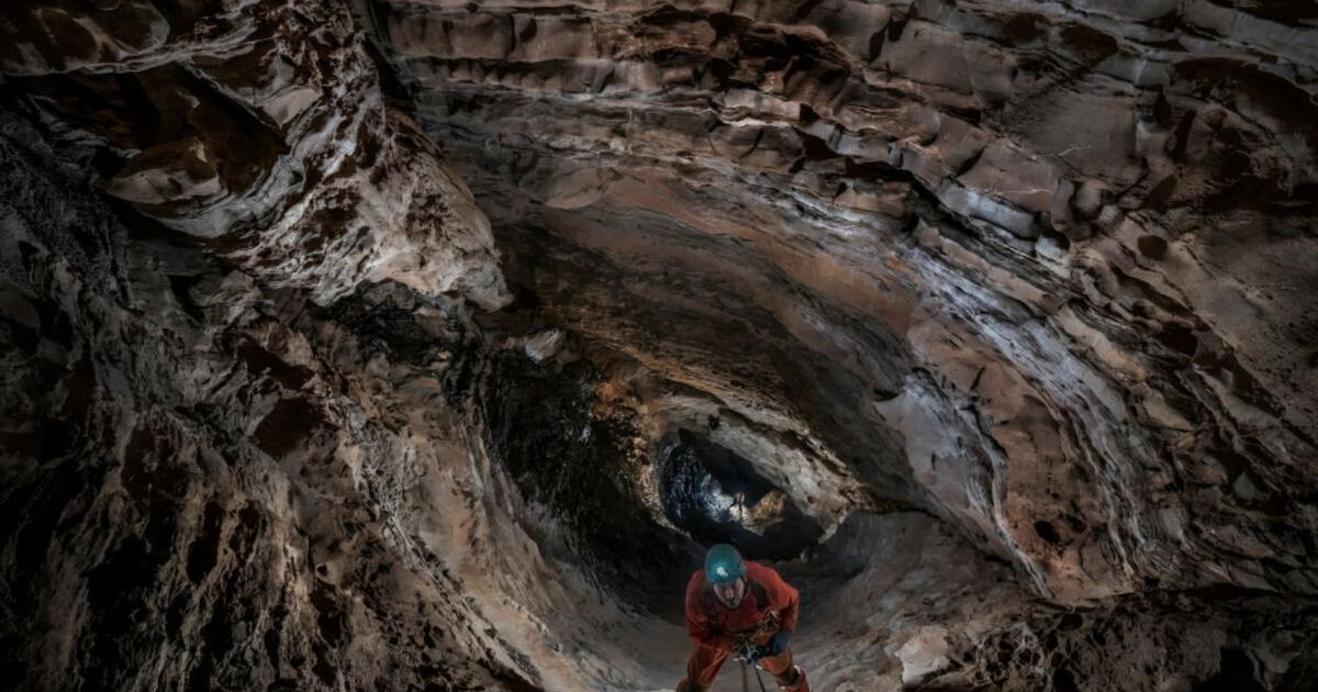 Esta es la cueva más profunda del mundo y el punto más cercano al ...