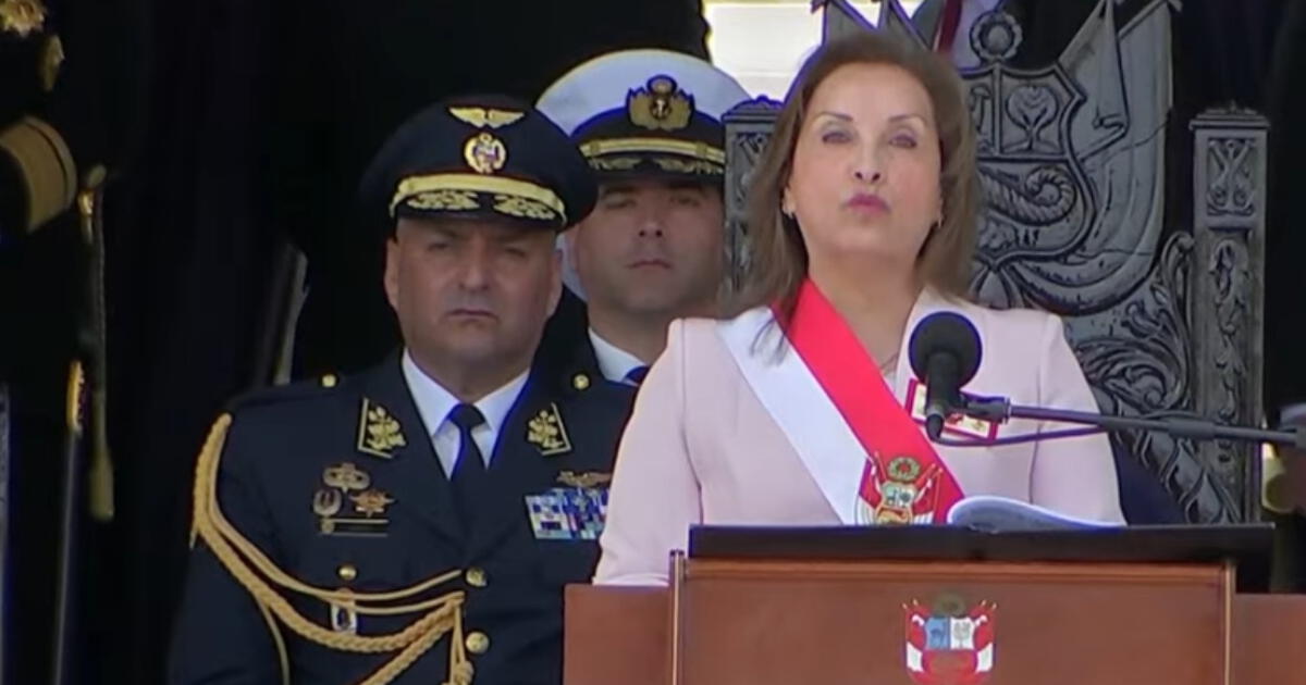 Dina Boluarte en el homenaje del Combate de Angamos