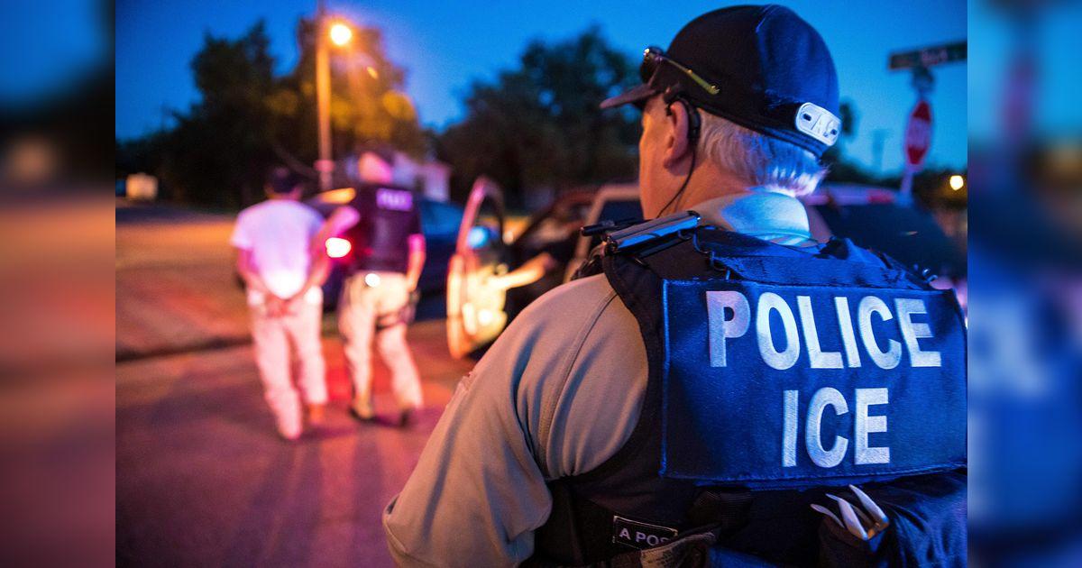 ¡Atención, inmigrante! Esto debes hacer si la ICE llega a tu casa para ...