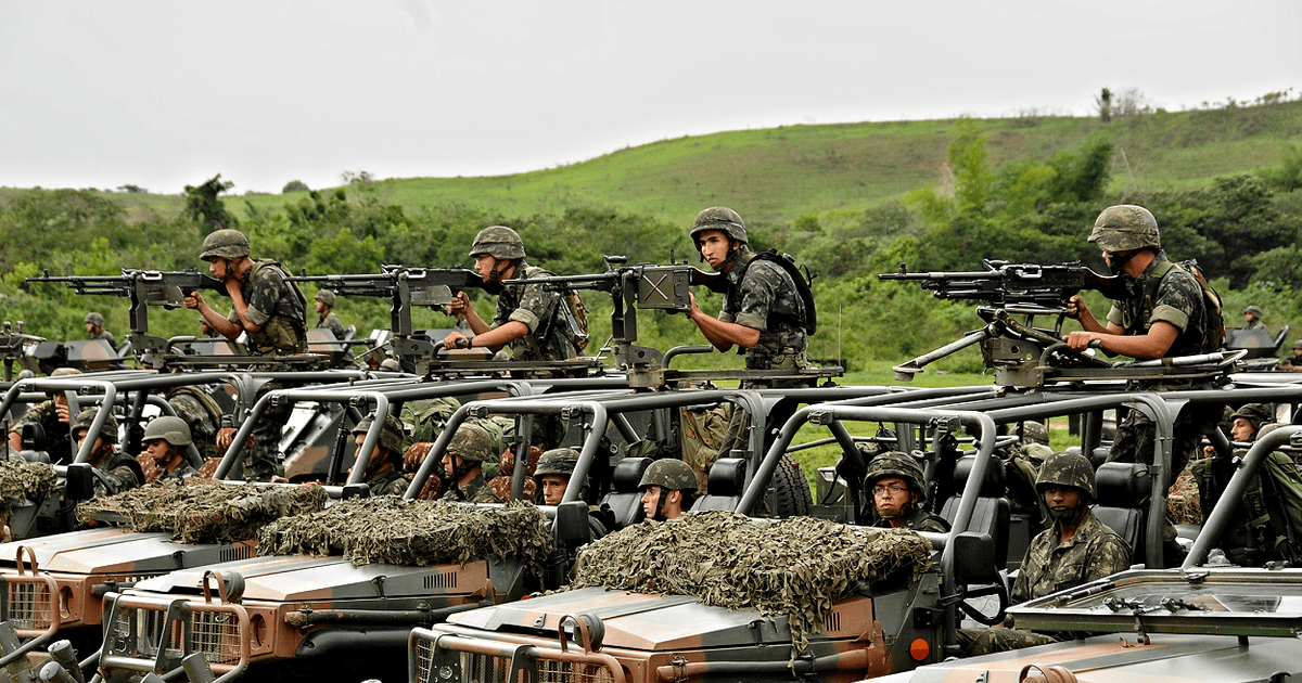 El país de América Latina que posee la mayor fuerza militar en 2025: está cerca del top 10 con Estados Unidos y China